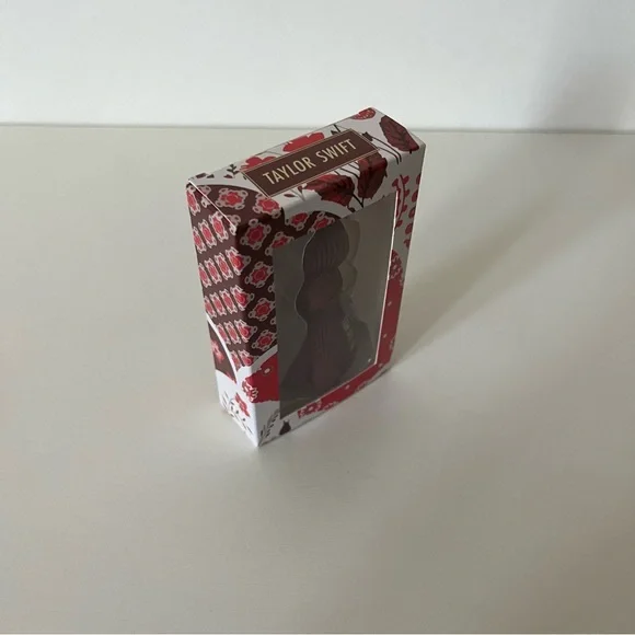 NWT Taylor Swift "All Too Well" Scarf Ornament - Picture 3 of 14